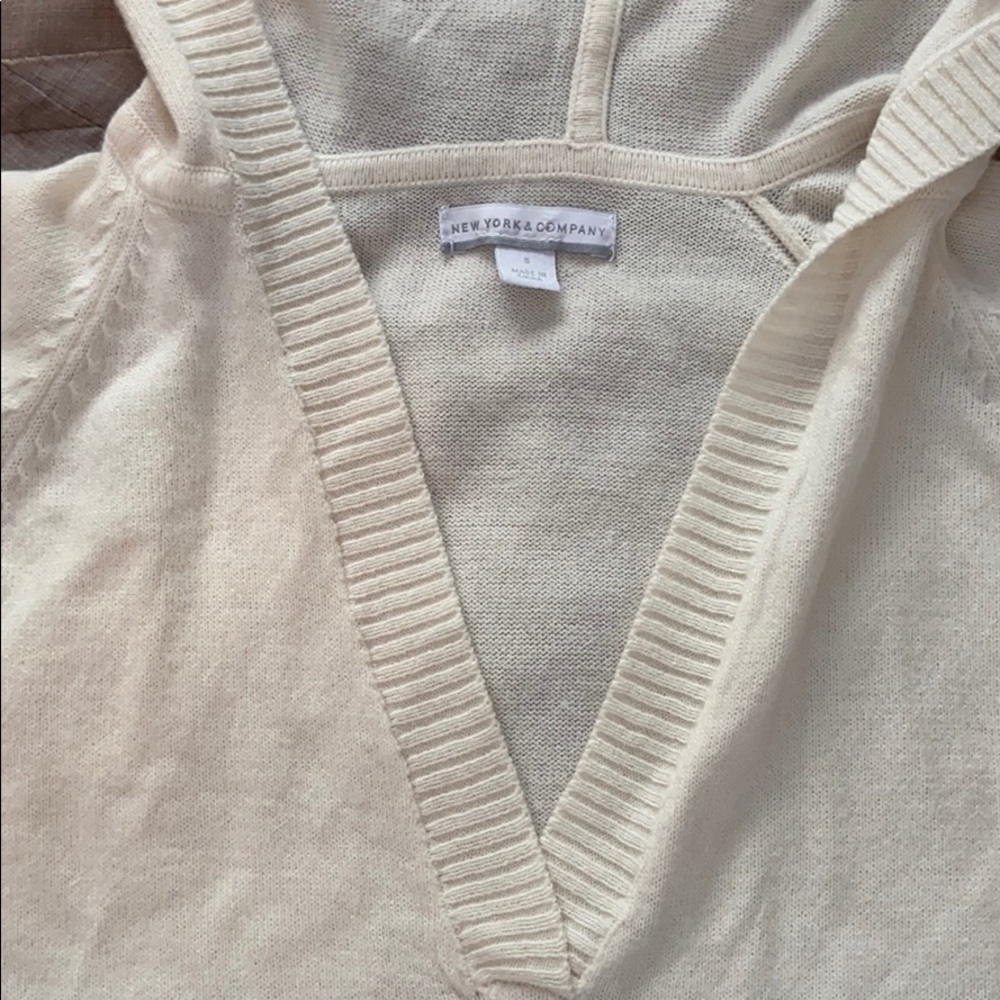 💙New York & Company Hooded Sweater - Picture 4 of 8